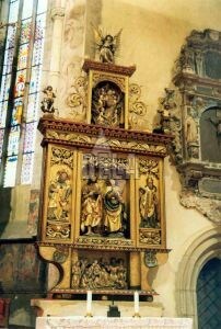 Oltár sv.Jánov - jeden z našich najkrajších renesančných oltárov - postavený roku 1520.