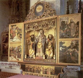 Oltár sv.Mikuláša z roku 1507 patrí k najzaujímavejším oltárom kostola. Ústredná socha je takmer o 150 rokov staršia ako sochy Majstra Pavla.